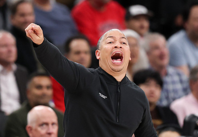 快船内线防守漏洞被马刺全面利用 惨败19分暴露