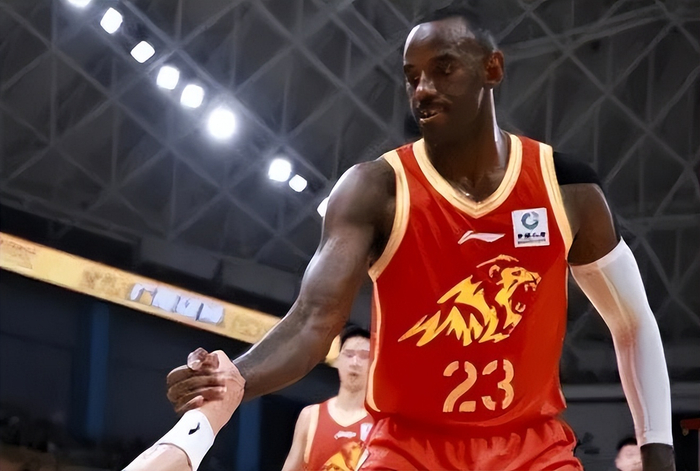 广厦男篮主场不敌深圳队 深圳火力全开逆转取胜