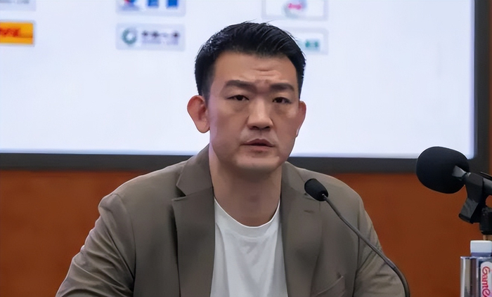 广厦男篮主场不敌深圳队 深圳火力全开逆转取胜