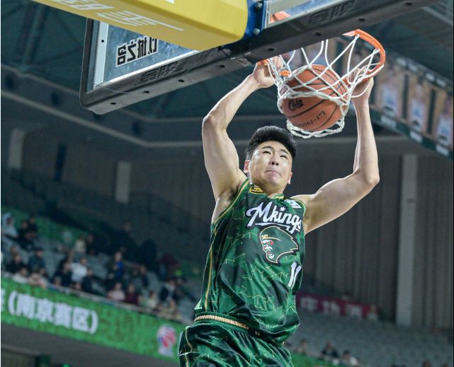 郭昊文复出率队险胜江苏终结三连败