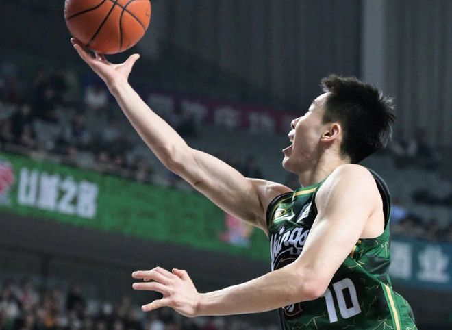 郭昊文复出率队险胜江苏终结三连败