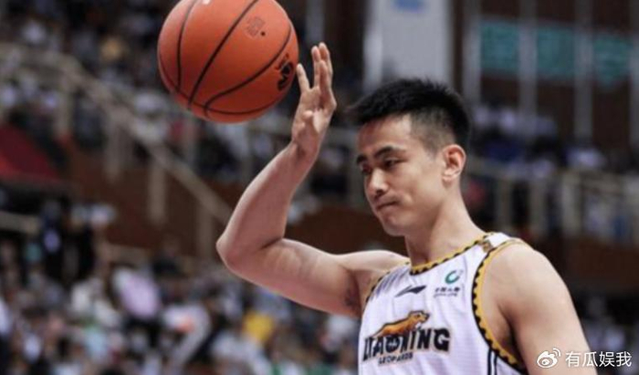 辽宁双星联手砍44分 首战告捷锁定季后赛席位