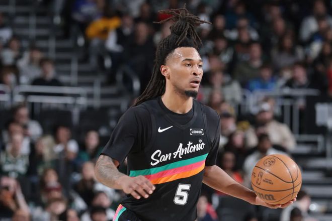 马刺三双新星率队大胜雄鹿 终结对手季后赛梦